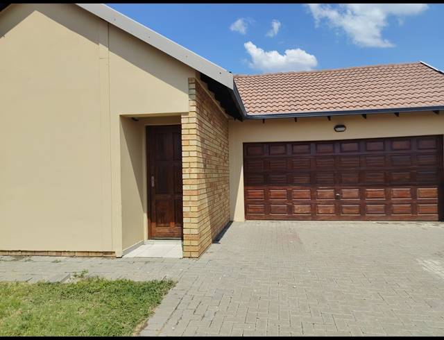 3 BEDROOM HOUSE FOR SALE IN WATERKLOOF AH